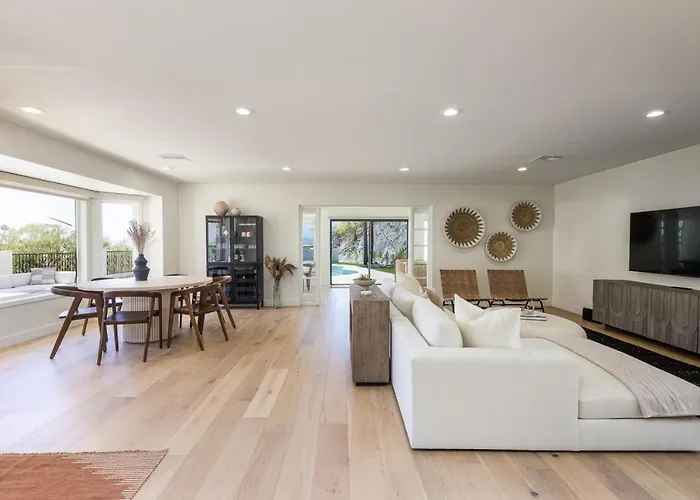 Holiday home Breezy 3br - Private Pool, Chefs Kitchen And *