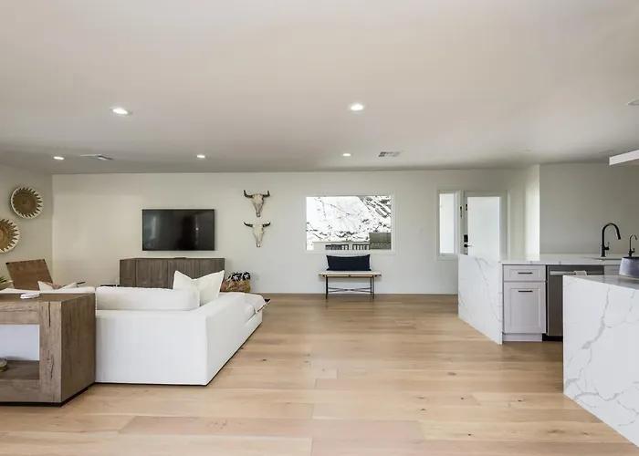 Holiday home Breezy 3br - Private Pool, Chefs Kitchen And