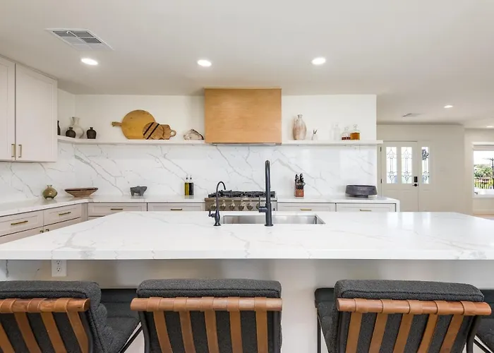 Holiday home Breezy 3br - Private Pool, Chefs Kitchen And Phoenix