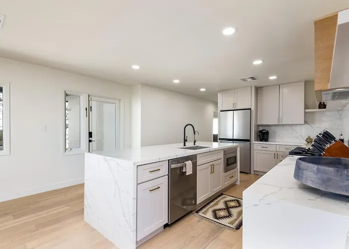 Holiday home Breezy 3br - Private Pool, Chefs Kitchen And *