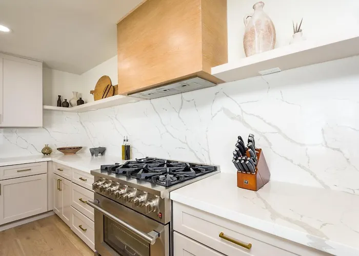 Breezy 3br - Private Pool, Chefs Kitchen And * Phoenix