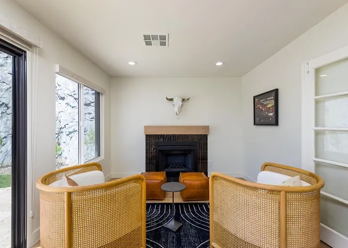 Holiday home Breezy 3br - Private Pool, Chefs Kitchen And