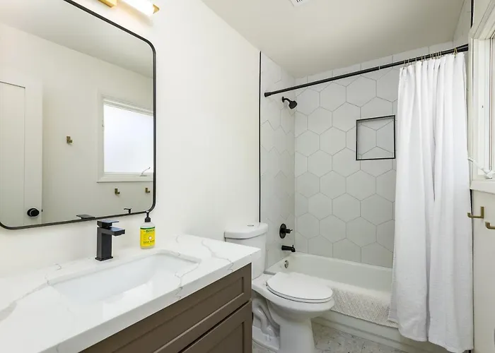 Breezy 3br - Private Pool, Chefs Kitchen And * Phoenix