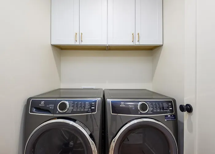 Breezy 3br - Private Pool, Chefs Kitchen And *