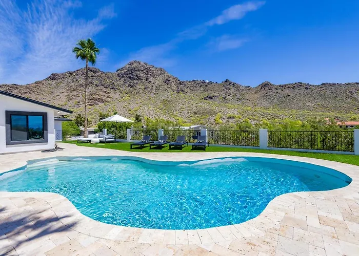 Breezy 3br - Private Pool, Chefs Kitchen And
