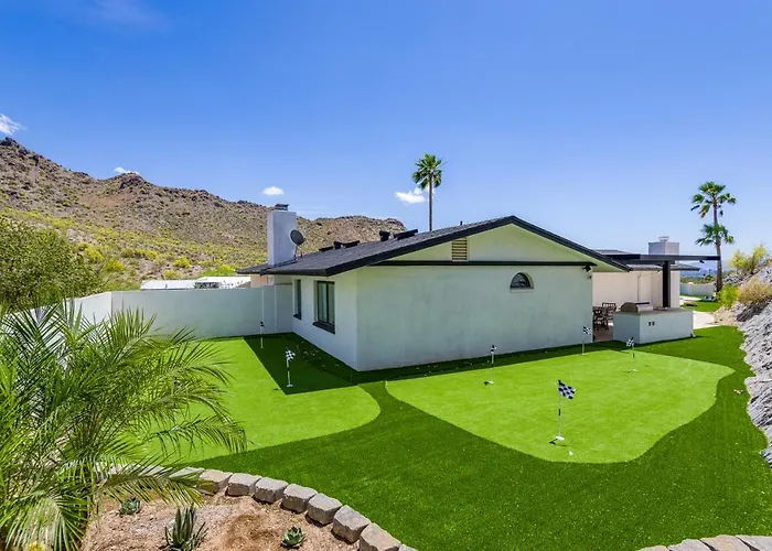Breezy 3br - Private Pool, Chefs Kitchen And Holiday home *