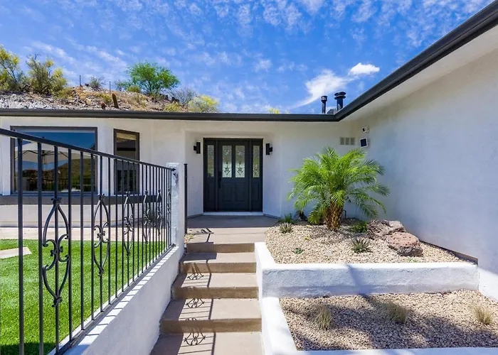 Breezy 3br - Private Pool, Chefs Kitchen And