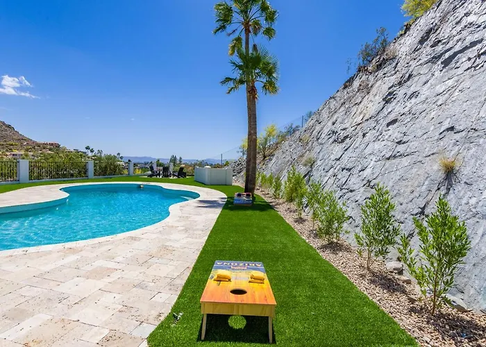 Breezy 3br - Private Pool, Chefs Kitchen And Phoenix